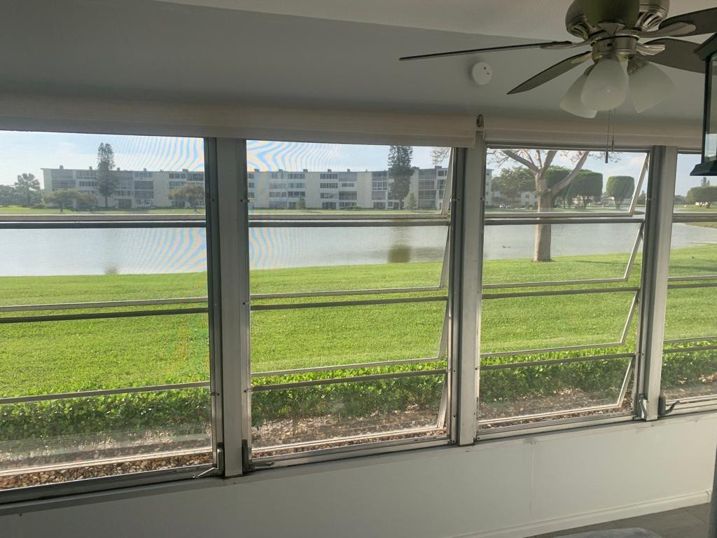 1099 Cornwall East, Unit 1099E Boca Raton, FL 33434 - Photo 3 of 8 Photo 3