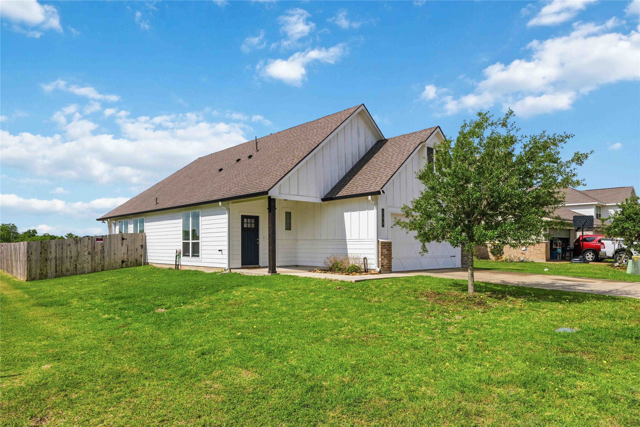 148 Austin Road Angleton, TX 77515 - Photo 3 of 25