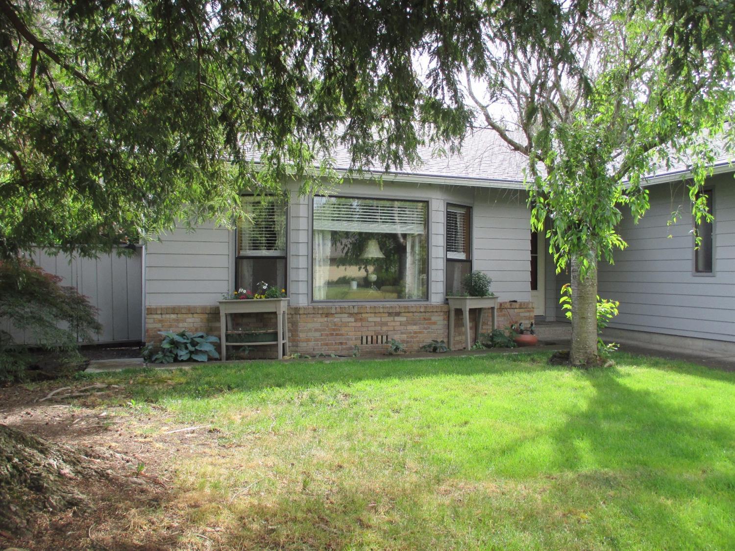 2554 Roberts Road Medford, OR 97504 - Photo 4 of 11 Additional Photo