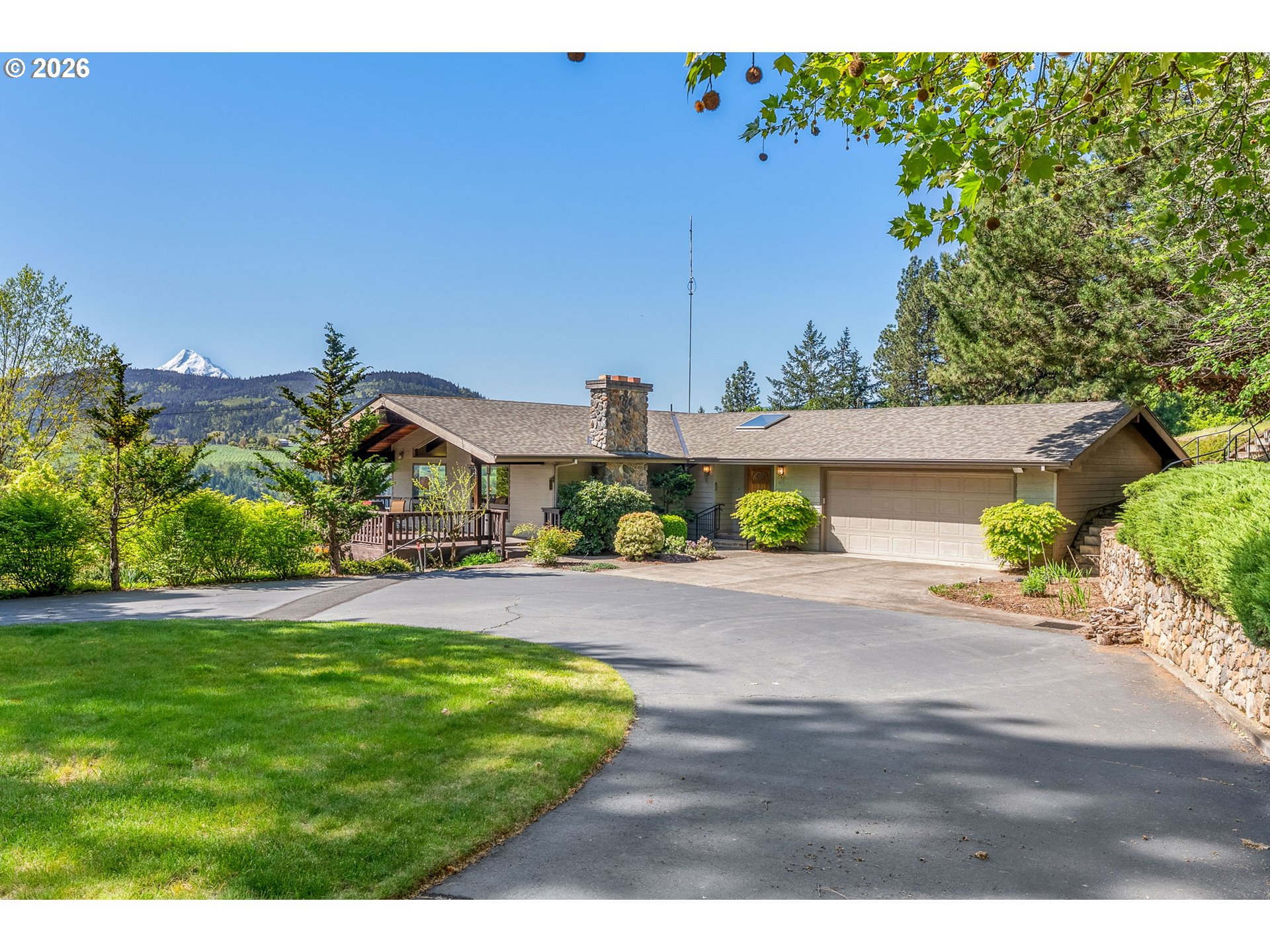 2250 Riverdale Road Hood River, OR 97031 - Photo 3 of 48