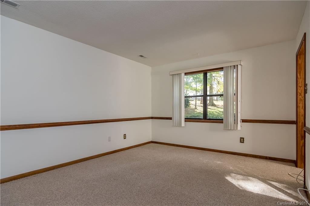 1553 South Point Road Belmont, NC 28012 - Photo 2 of 22 Gallery Image 2