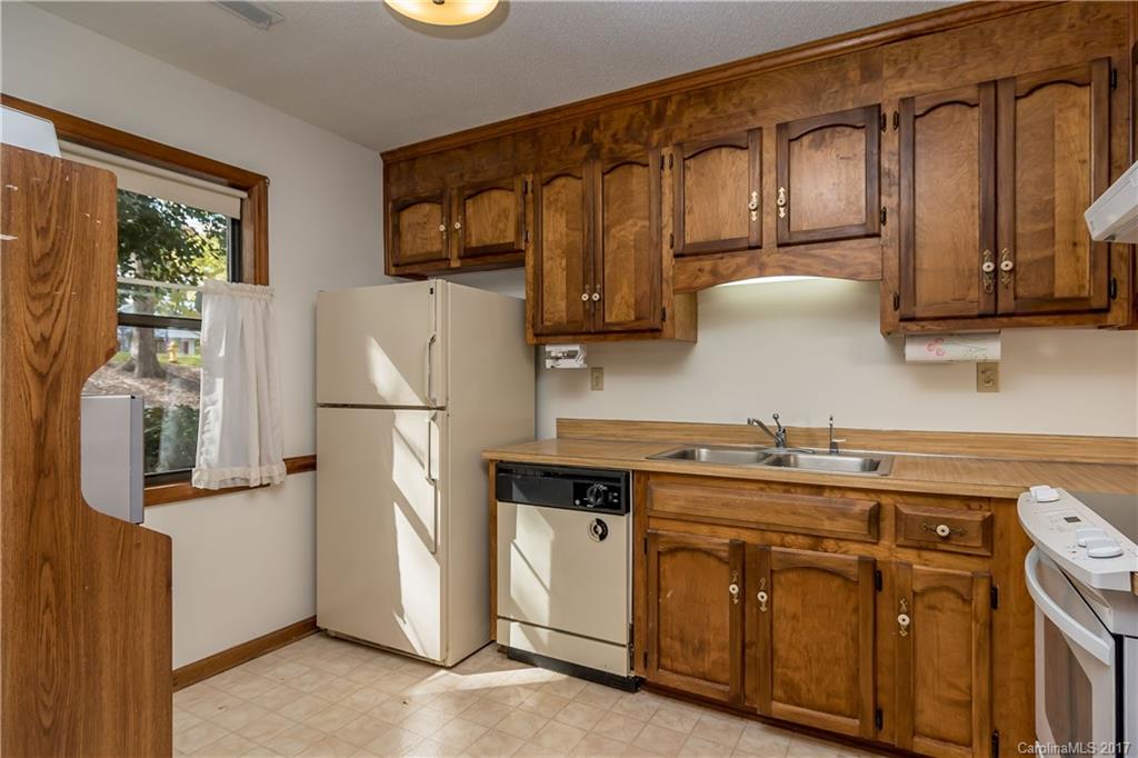 1553 South Point Road Belmont, NC 28012 - Photo 4 of 22 Gallery Image 4