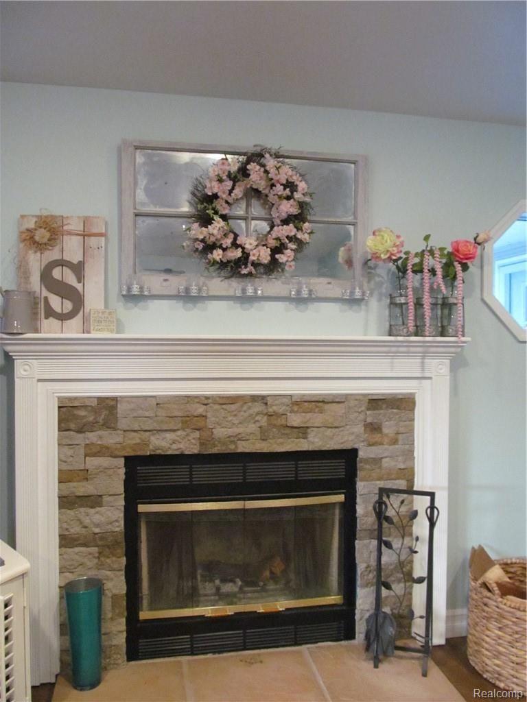 20132 Hickory Ridge Road Holly, MI 48442 - Photo 40 of 91 Custom mantle natural fireplace