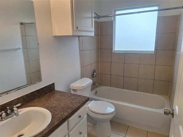 $1,595 | 2621 Lee Avenue, Unit B, Fort Worth, TX 76164