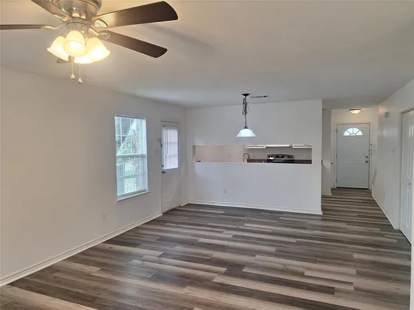 $1,595 | 2621 Lee Avenue, Unit B, Fort Worth, TX 76164