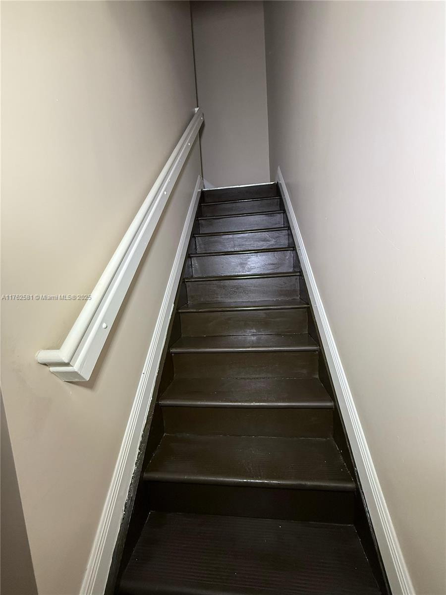 1990 Northwest 4th Court, Unit 7 Miami, FL 33136 - Photo 6 of 6 a view of entryway