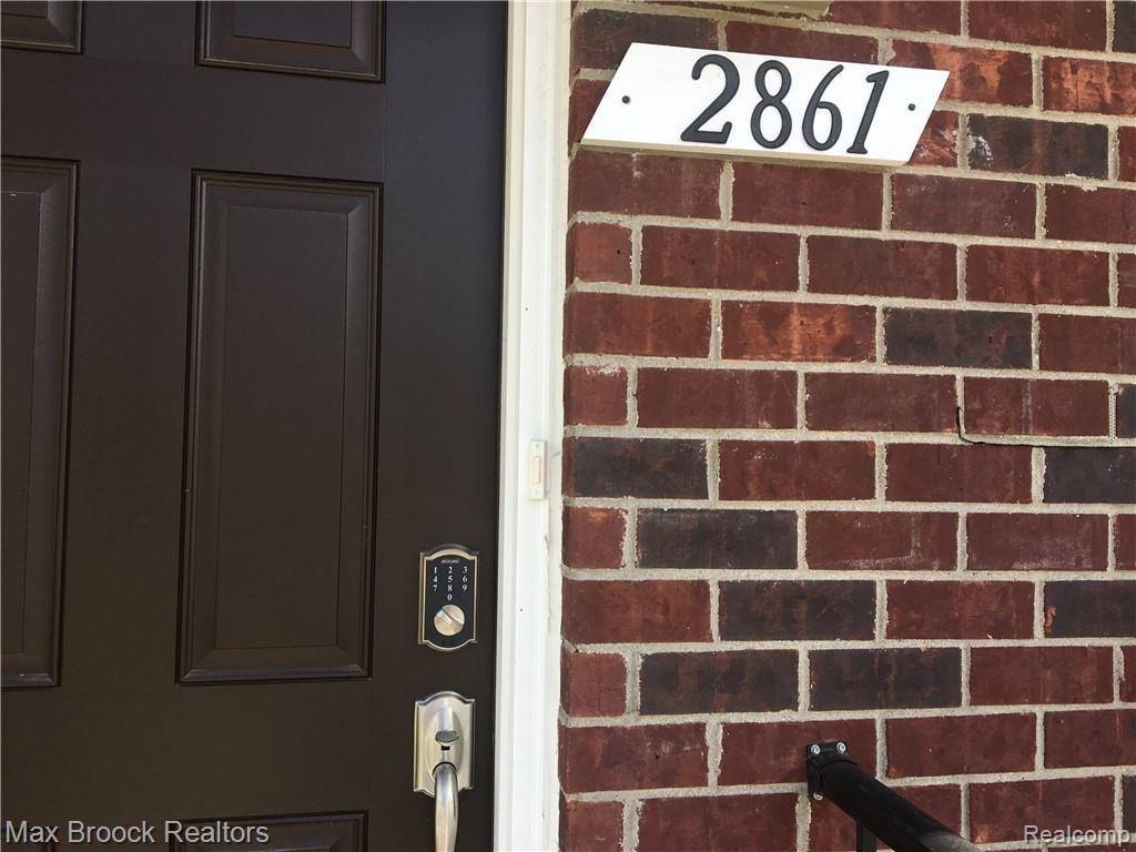 2861 Hartwick Drive, Unit 132 Rochester, MI 48307 - Photo 2 of 24