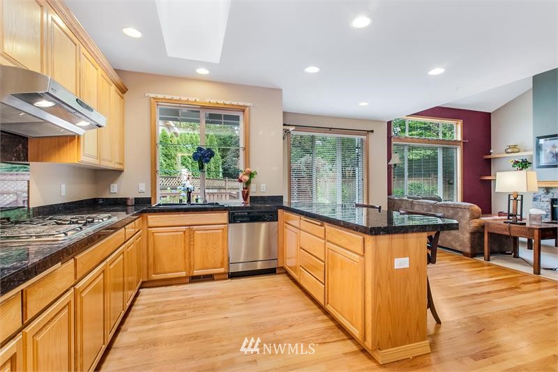 17420 5th Place West Bothell, WA 98012 - Photo 10 of 25