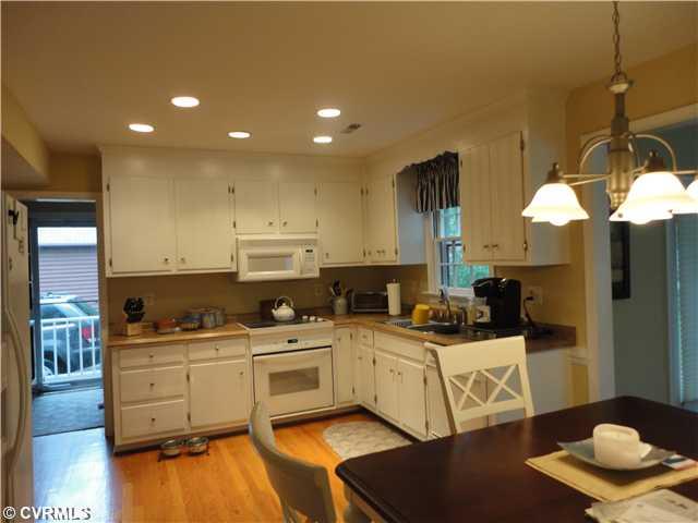 518 Watch Hill Road Midlothian, VA 23114 - Photo 3 of 9 Kitchen