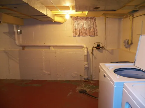 $259,900 | 3606 Division Street, Manitowoc, WI 54220