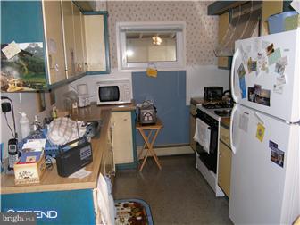 425 Norma Road Ambler, PA 19002 - Photo 4 of 9 Kitchen
