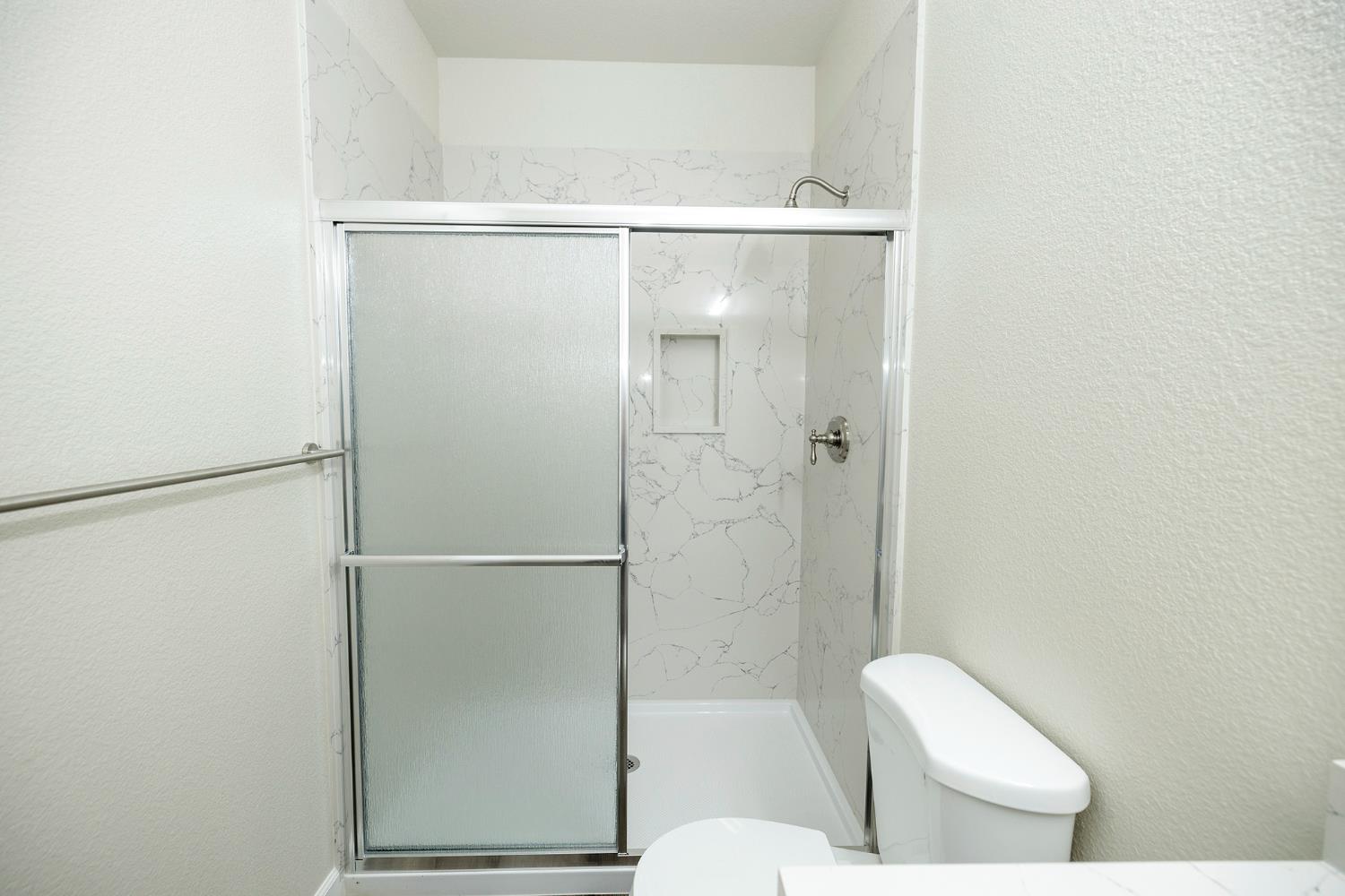 720 North 2nd Street Patterson, CA 95363 - Photo 55 of 84 Main Suite Bath