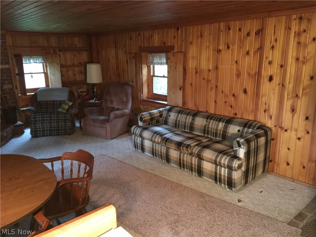 5575 Green Ridge Road Southeast New Philadelphia, OH 44663 - Photo 5 of 25