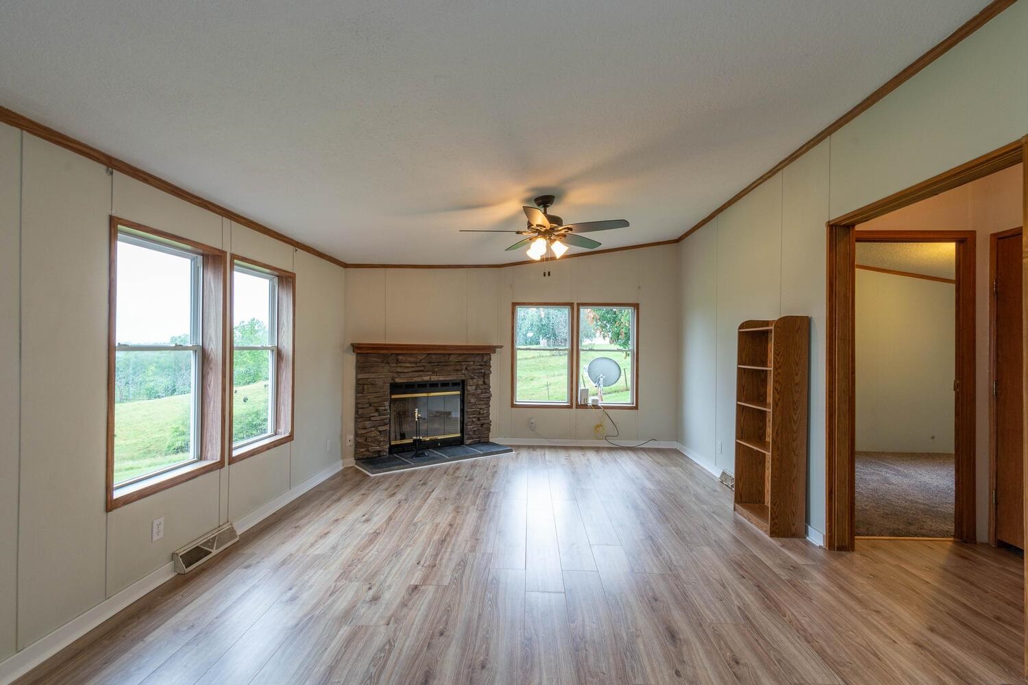 588 East Miller Road Bloomfield, IN 47424 - Photo 11 of 29 Gallery Image 11