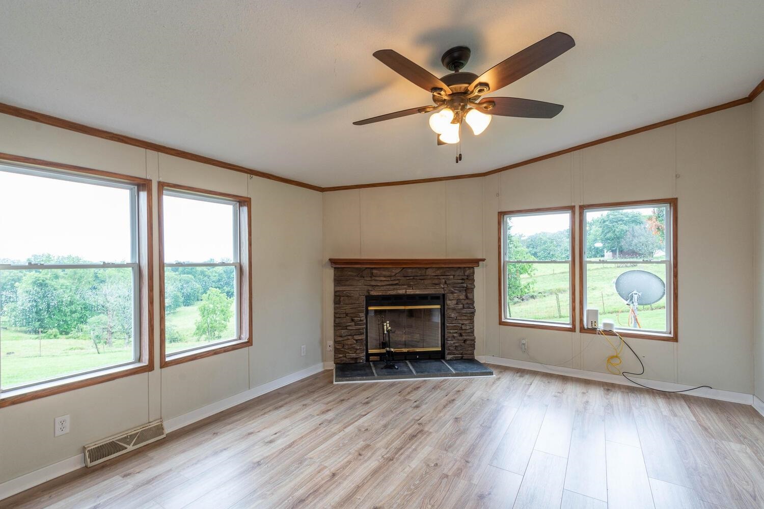 588 East Miller Road Bloomfield, IN 47424 - Photo 12 of 29 Gallery Image 12