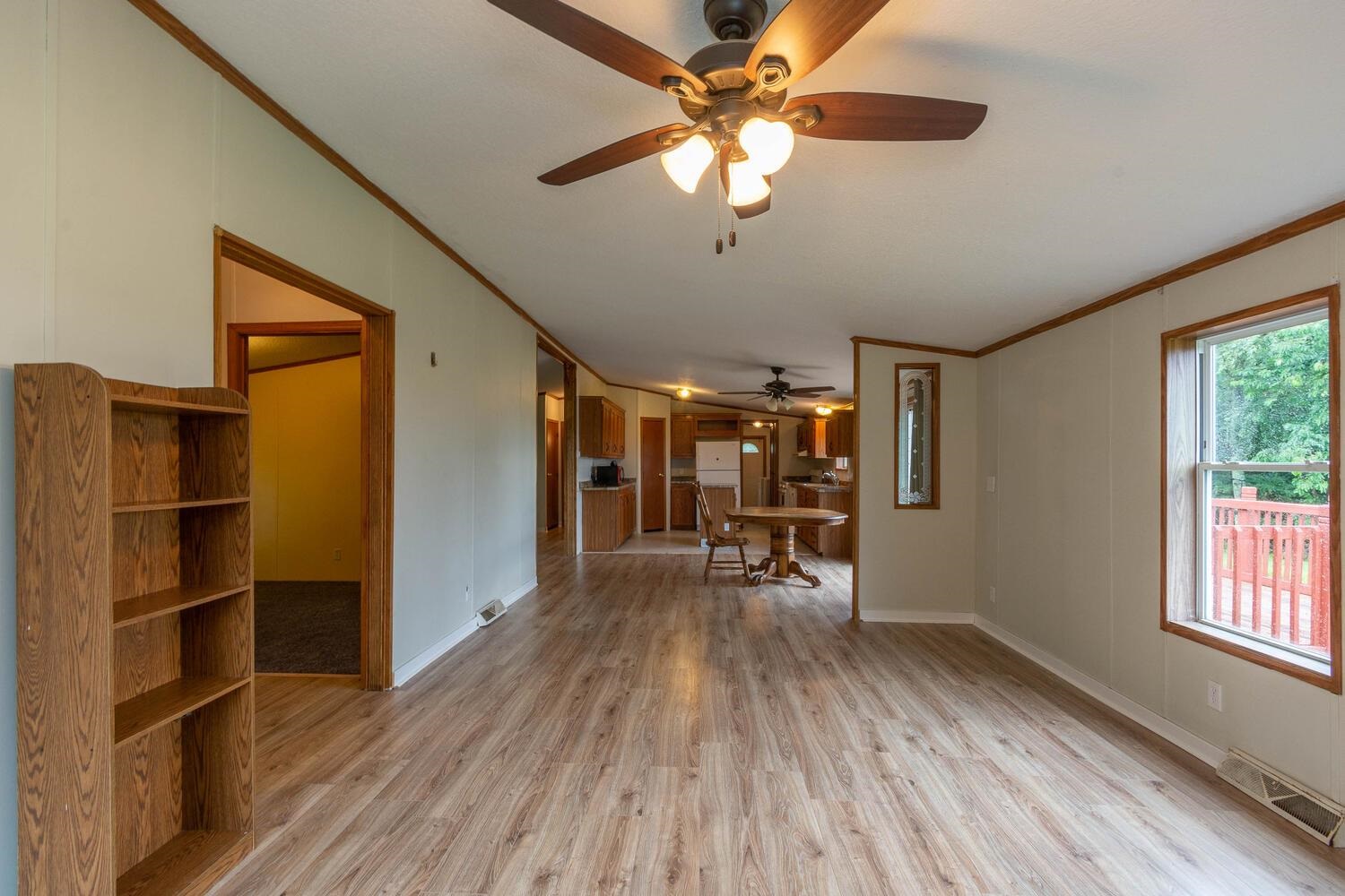 588 East Miller Road Bloomfield, IN 47424 - Photo 13 of 29 Gallery Image 13