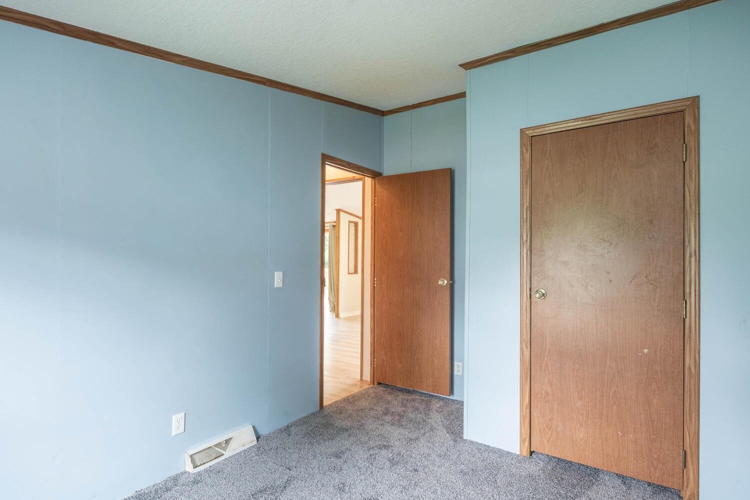 588 East Miller Road Bloomfield, IN 47424 - Photo 20 of 29 Gallery Image 20