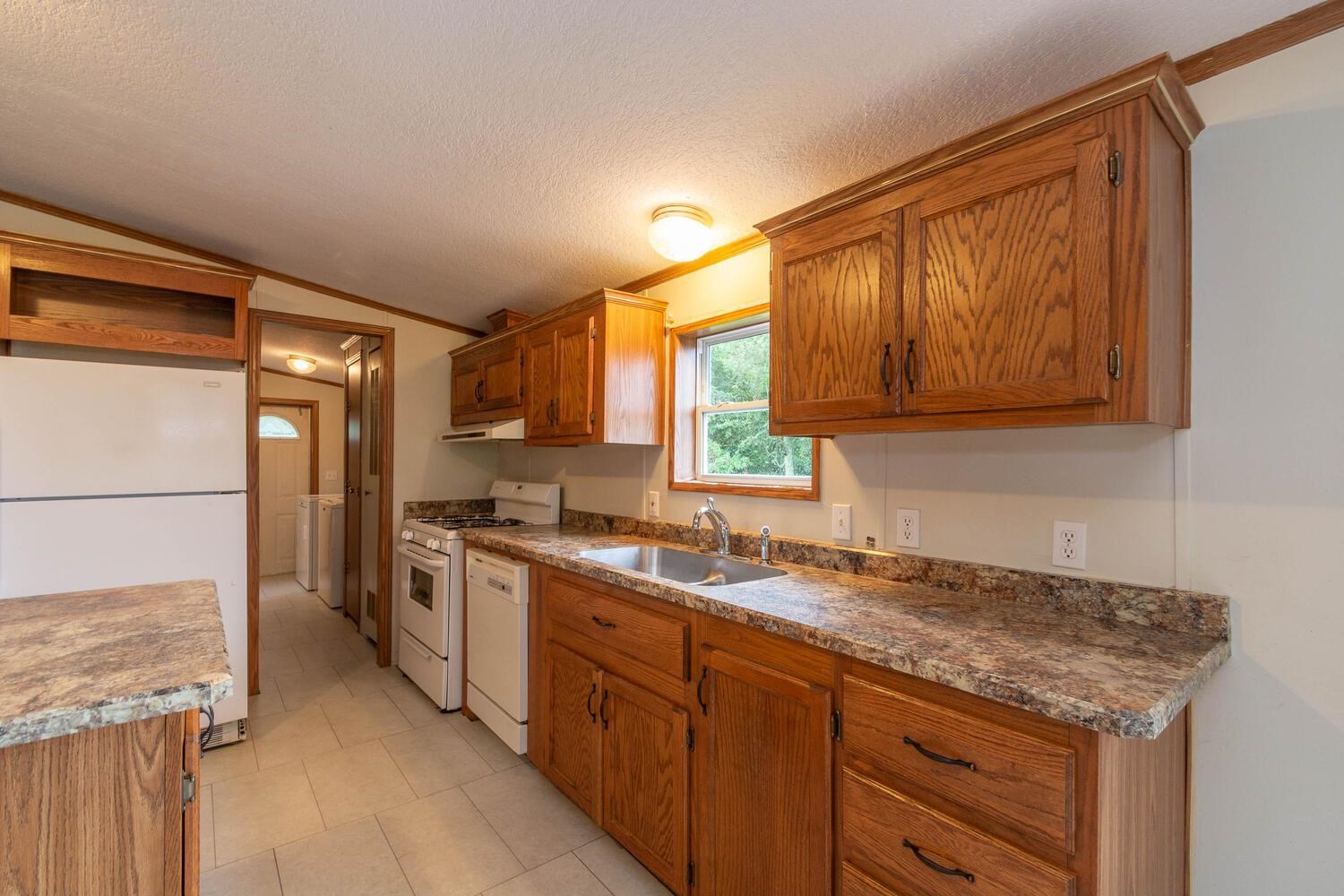 588 East Miller Road Bloomfield, IN 47424 - Photo 9 of 29 Gallery Image 9