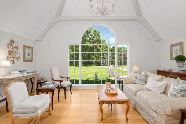 $1,695,000 | 2255 French Creek Circle, Wayzata, MN 55391