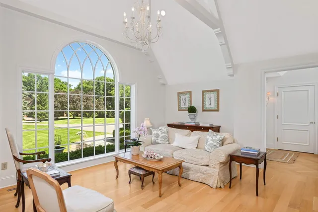 $1,695,000 | 2255 French Creek Circle, Wayzata, MN 55391