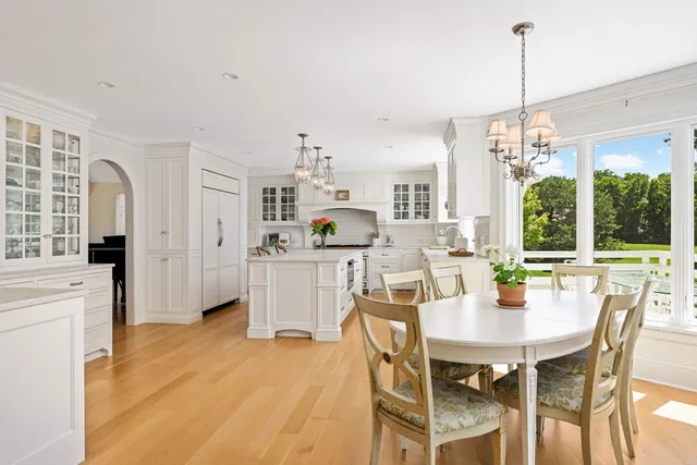 $1,695,000 | 2255 French Creek Circle, Wayzata, MN 55391