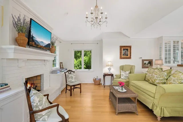 $1,695,000 | 2255 French Creek Circle, Wayzata, MN 55391