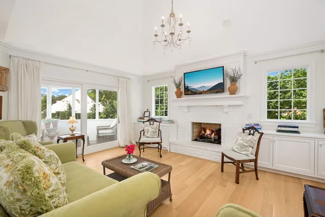 $1,695,000 | 2255 French Creek Circle, Wayzata, MN 55391