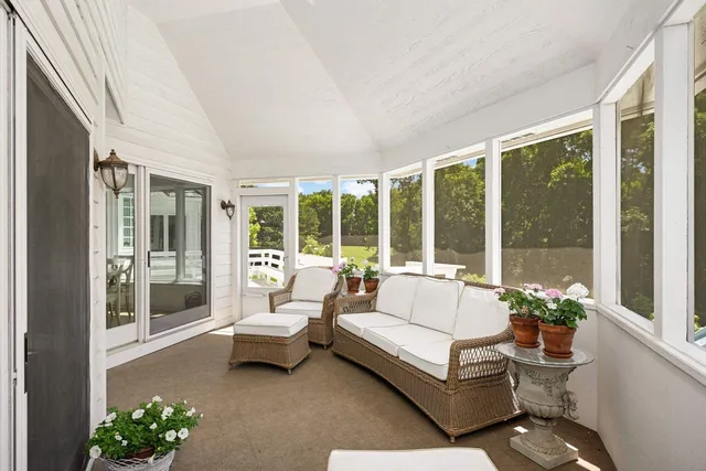 $1,695,000 | 2255 French Creek Circle, Wayzata, MN 55391