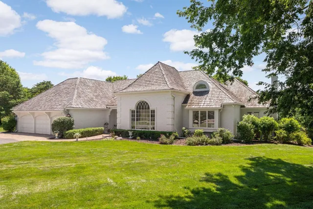 $1,695,000 | 2255 French Creek Circle, Wayzata, MN 55391