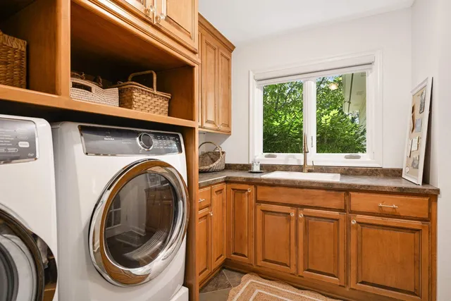 $1,695,000 | 2255 French Creek Circle, Wayzata, MN 55391