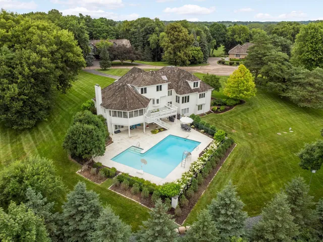 $1,695,000 | 2255 French Creek Circle, Wayzata, MN 55391