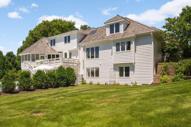 $1,695,000 | 2255 French Creek Circle, Wayzata, MN 55391