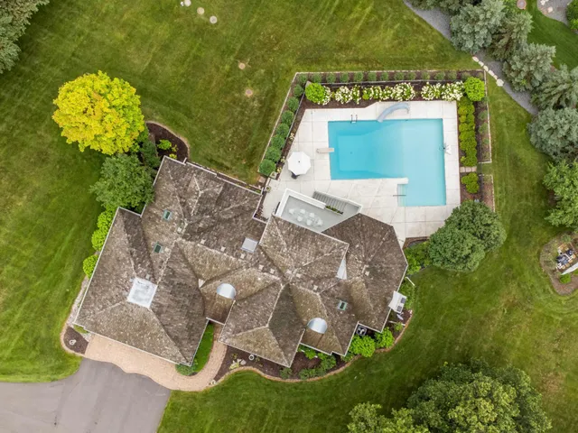 $1,695,000 | 2255 French Creek Circle, Wayzata, MN 55391