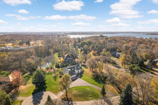 $1,695,000 | 2255 French Creek Circle, Wayzata, MN 55391