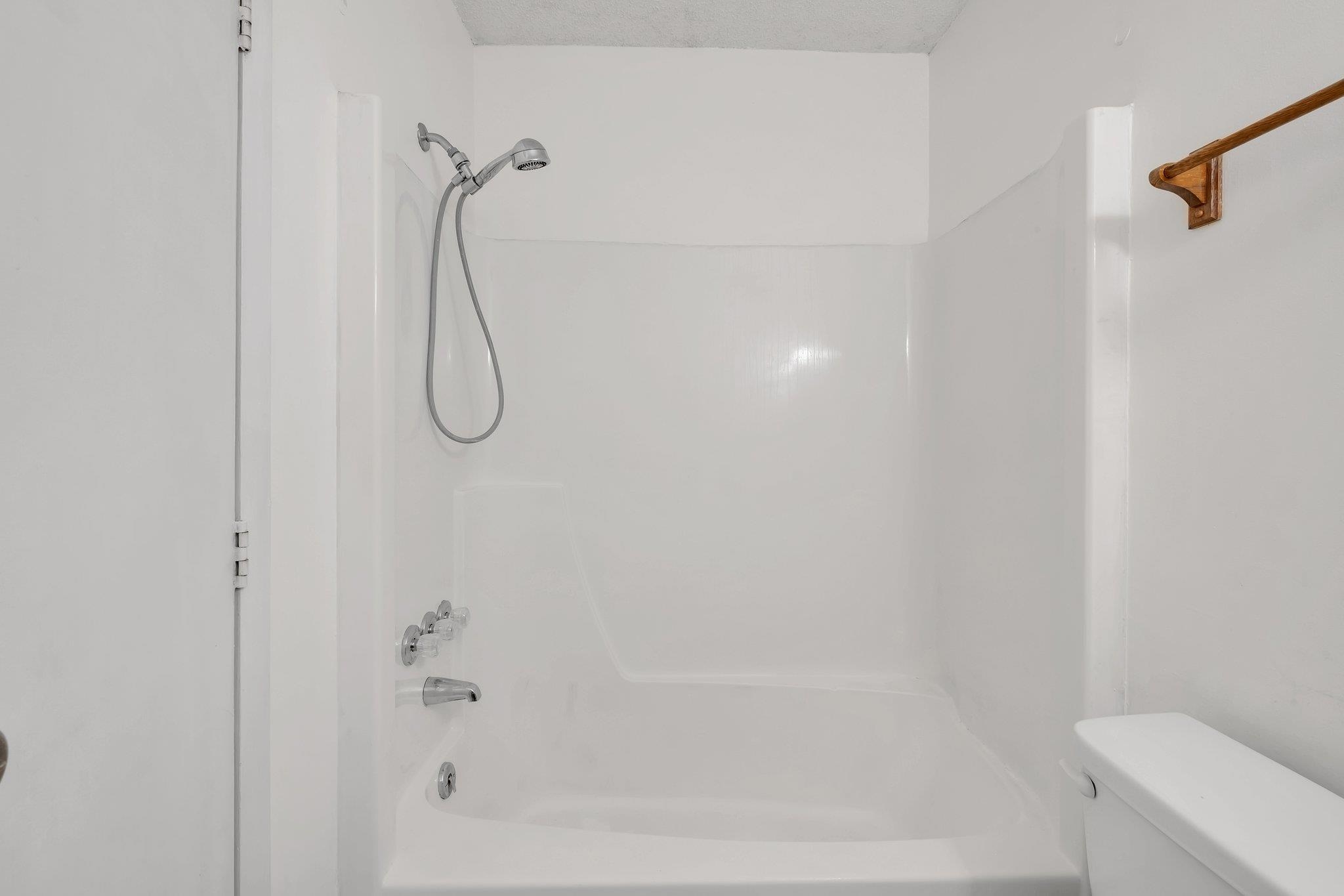 403 Hayden Road, Unit 205 Tallahassee, FL 32304 - Photo 3 of 17 Gallery Image 3