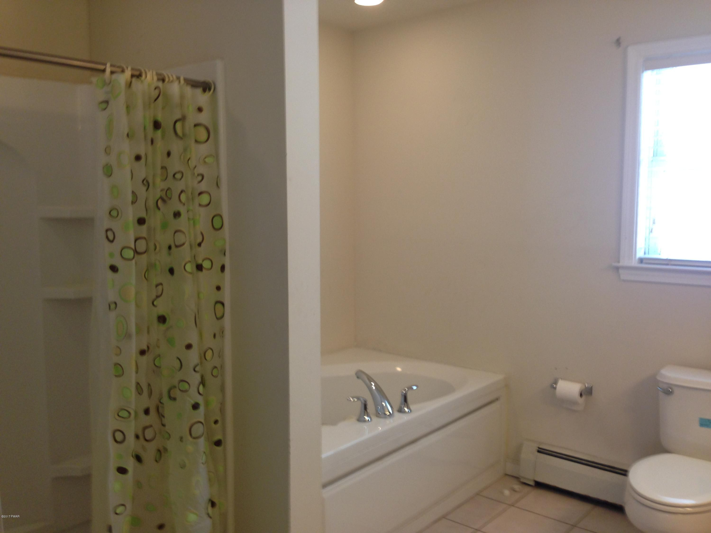 5617 Decker Road Bushkill, PA 18324 - Photo 25 of 34