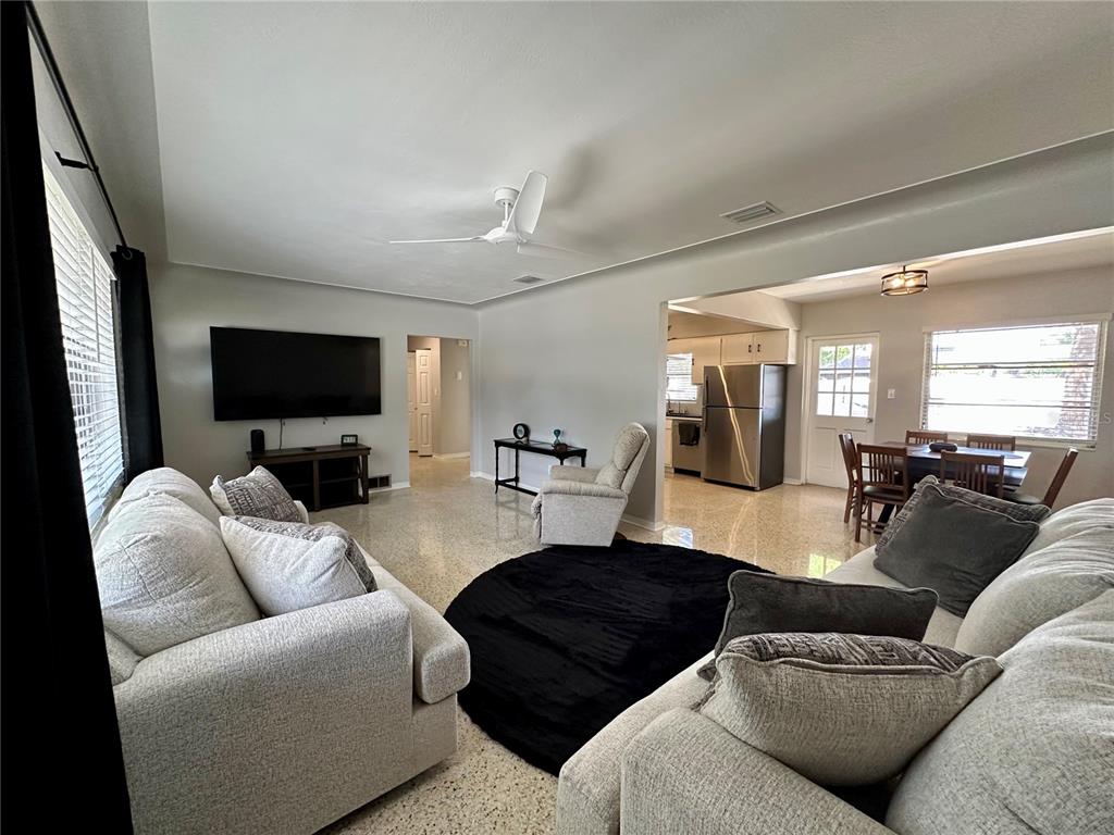 4917 99th Street North St. Petersburg, FL 33708 - Photo 4 of 14