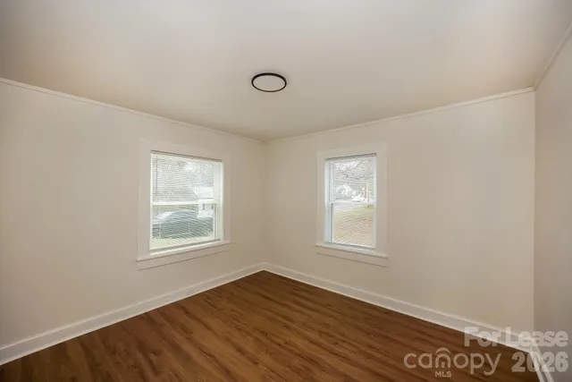 $1,355 | 502 Hickory Avenue, Statesville, NC 28677