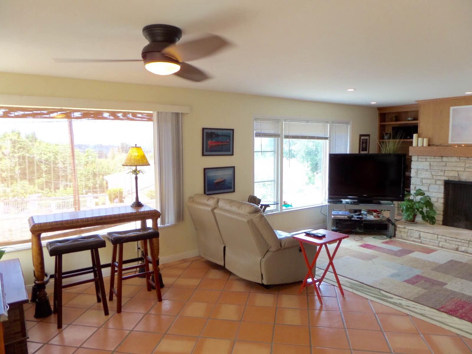 3918 Foothill Road Santa Barbara, CA 93110 - Photo 6 of 21 Light Open Living Area