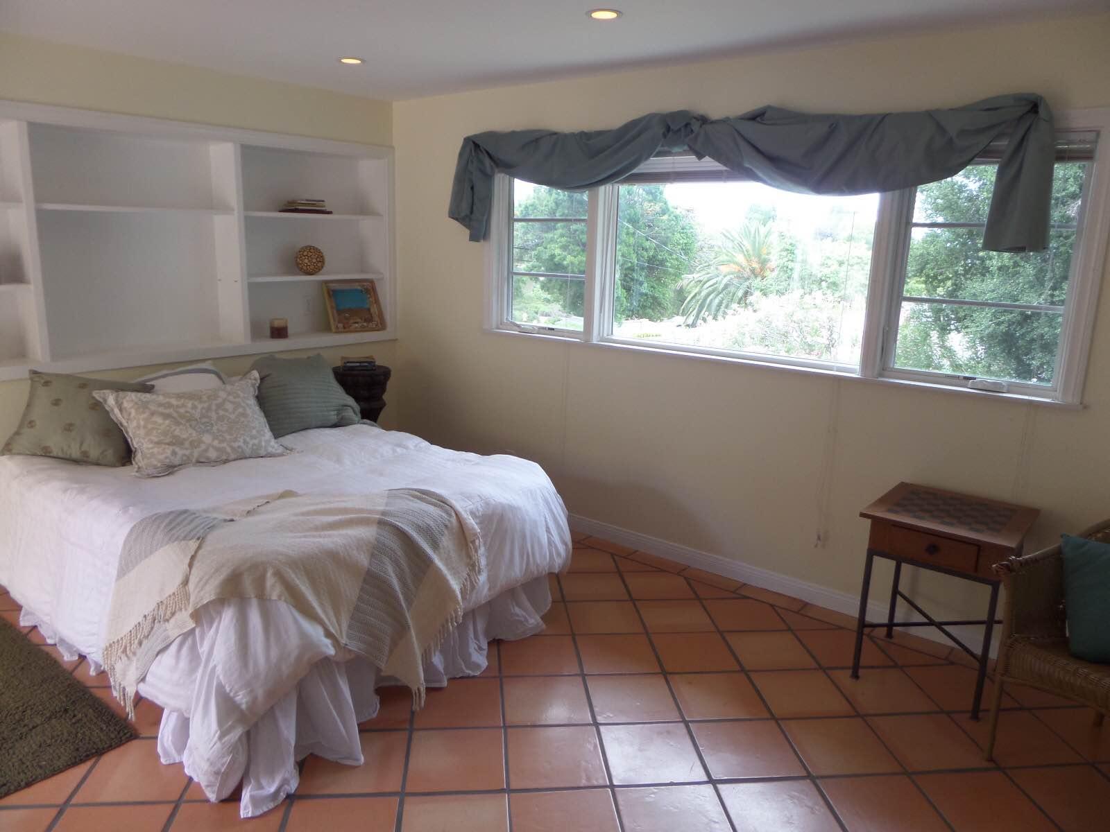 3918 Foothill Road Santa Barbara, CA 93110 - Photo 8 of 21 Guest Room