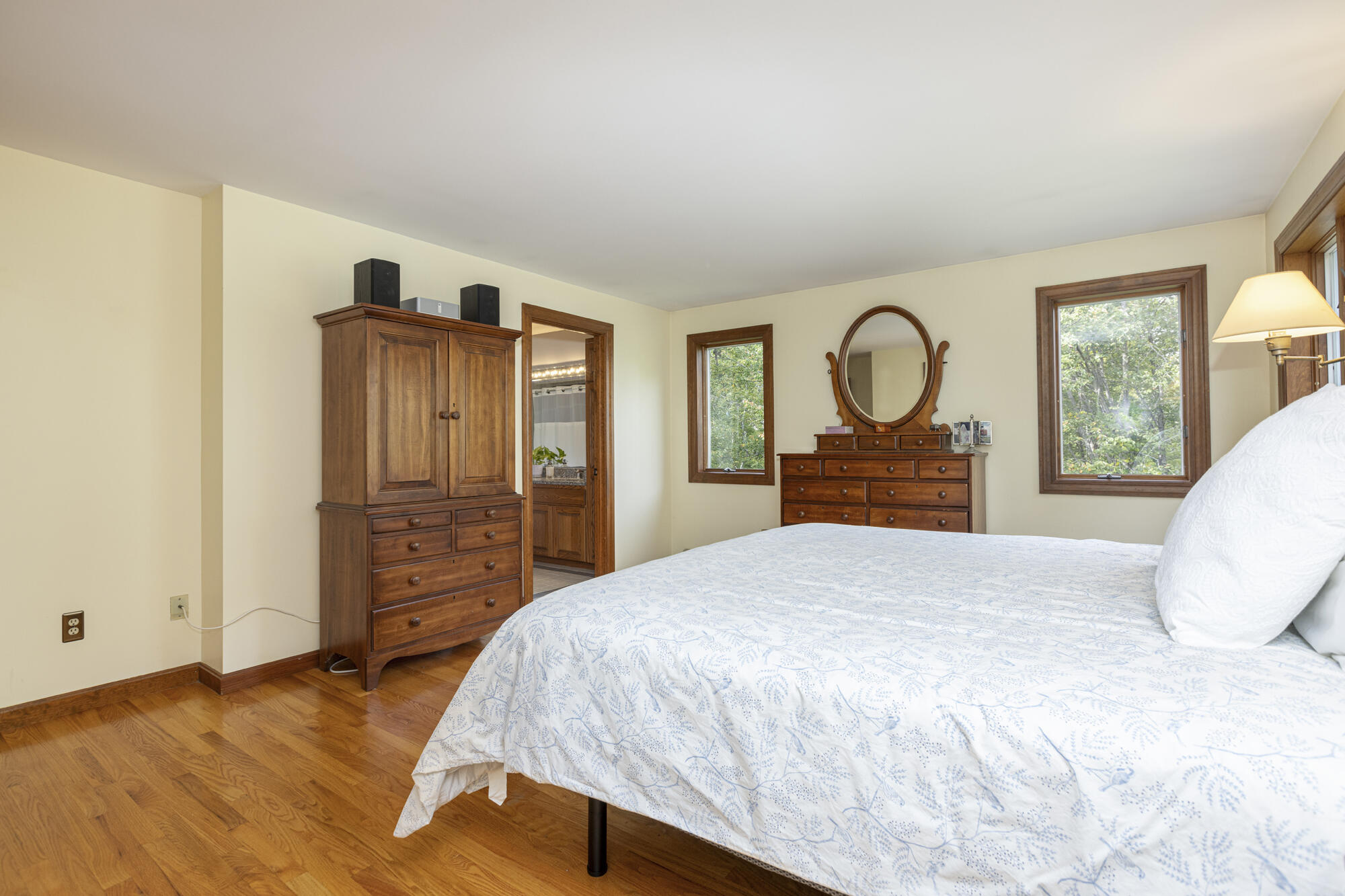 83 Hunts Point Road Cape Elizabeth, ME 04107 - Photo 17 of 39 Primary Suite