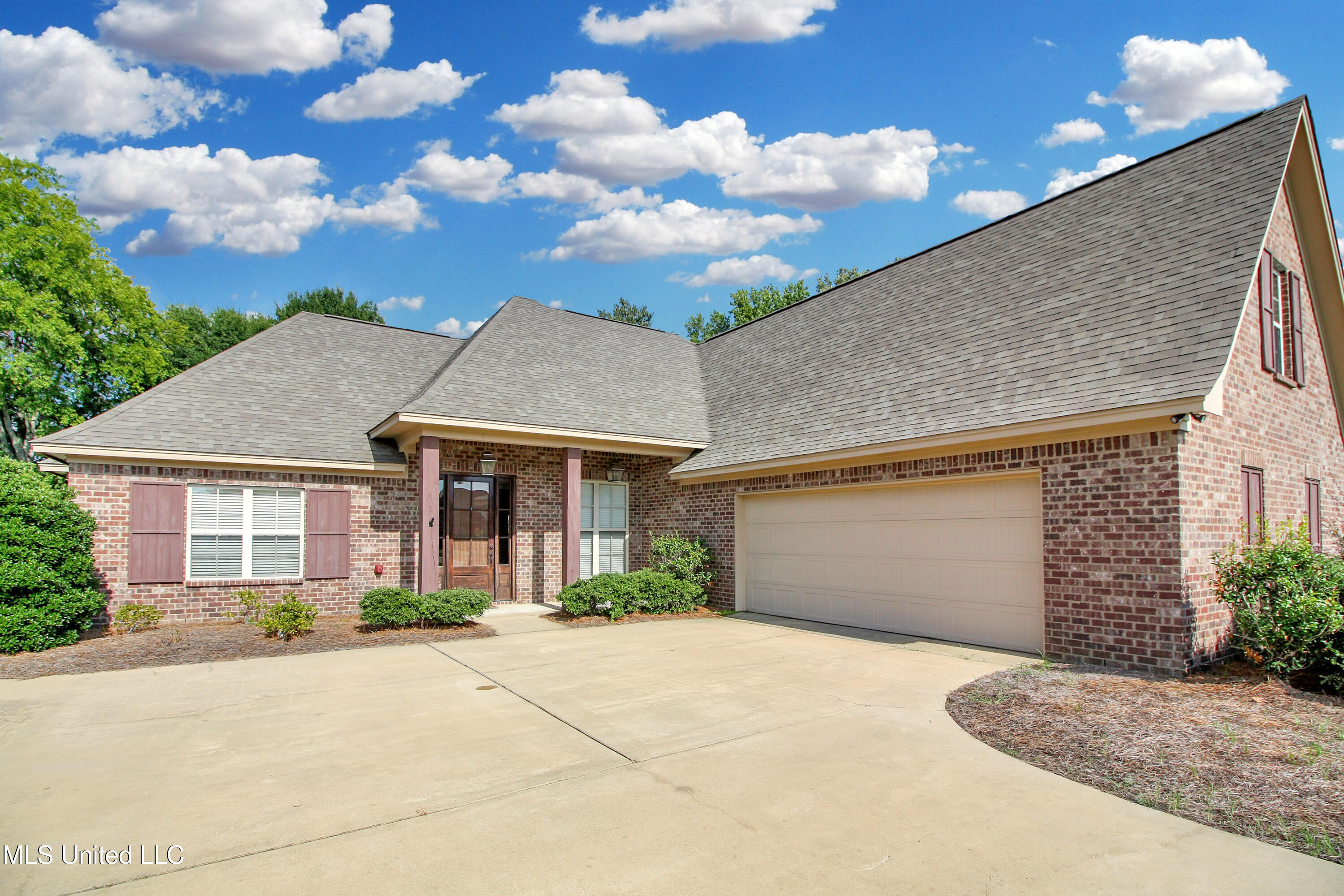 114 Huber Street Madison, MS 39110 - Photo 2 of 24 IMG_7740