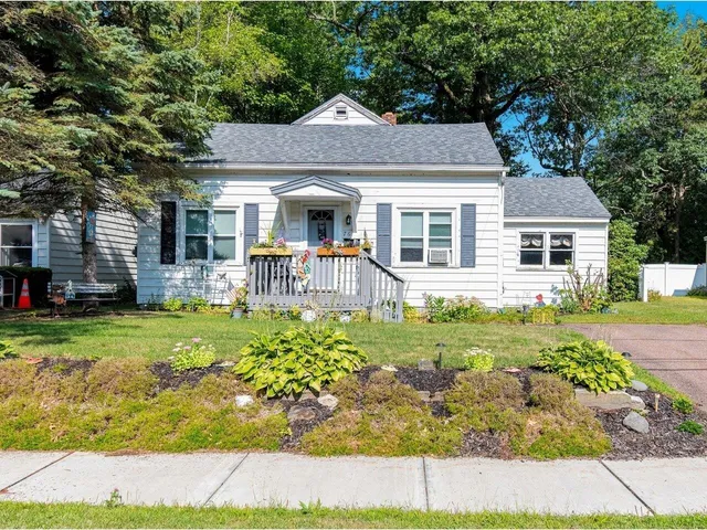 $425,000 | 76 Woodbury Road, Burlington, VT 05408