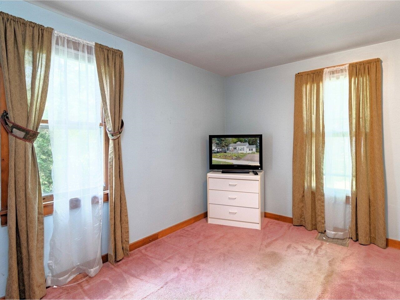 76 Woodbury Road Burlington, VT 05408 - Photo 18 of 40