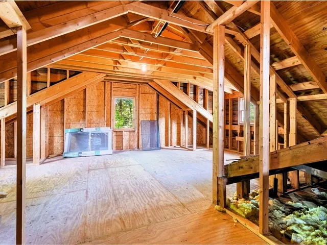 $425,000 | 76 Woodbury Road, Burlington, VT 05408