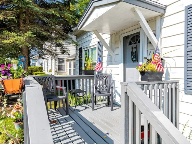 $425,000 | 76 Woodbury Road, Burlington, VT 05408