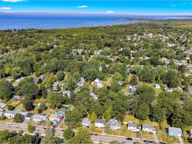 $425,000 | 76 Woodbury Road, Burlington, VT 05408