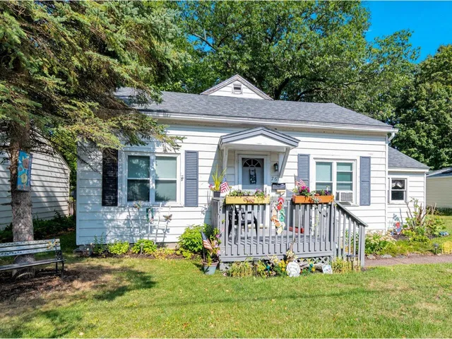 $425,000 | 76 Woodbury Road, Burlington, VT 05408