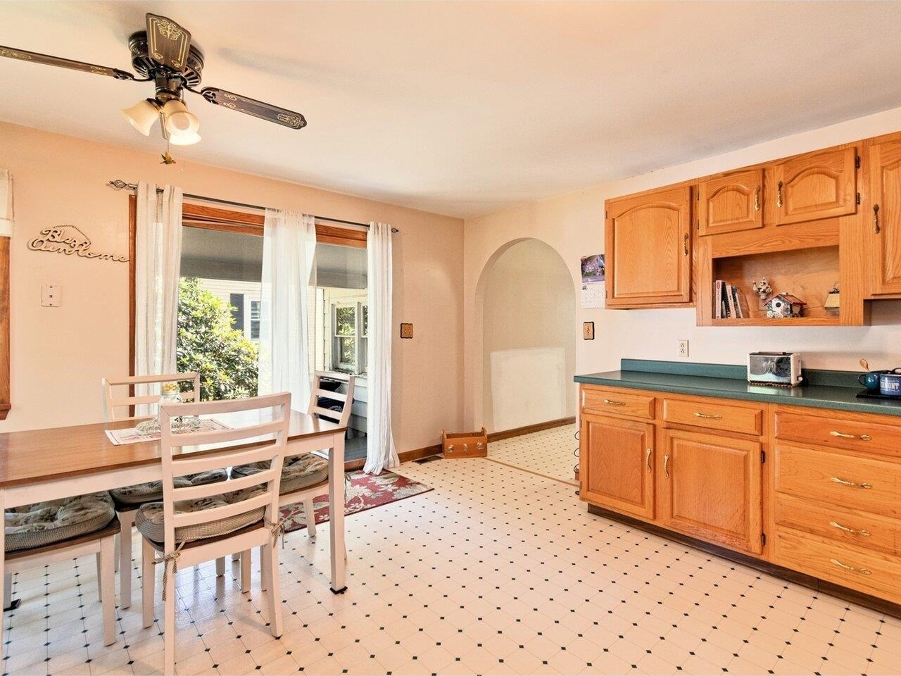 76 Woodbury Road Burlington, VT 05408 - Photo 7 of 40