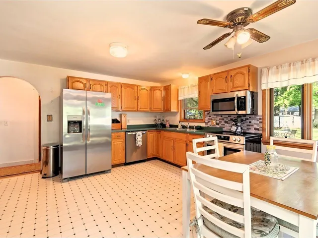 $425,000 | 76 Woodbury Road, Burlington, VT 05408